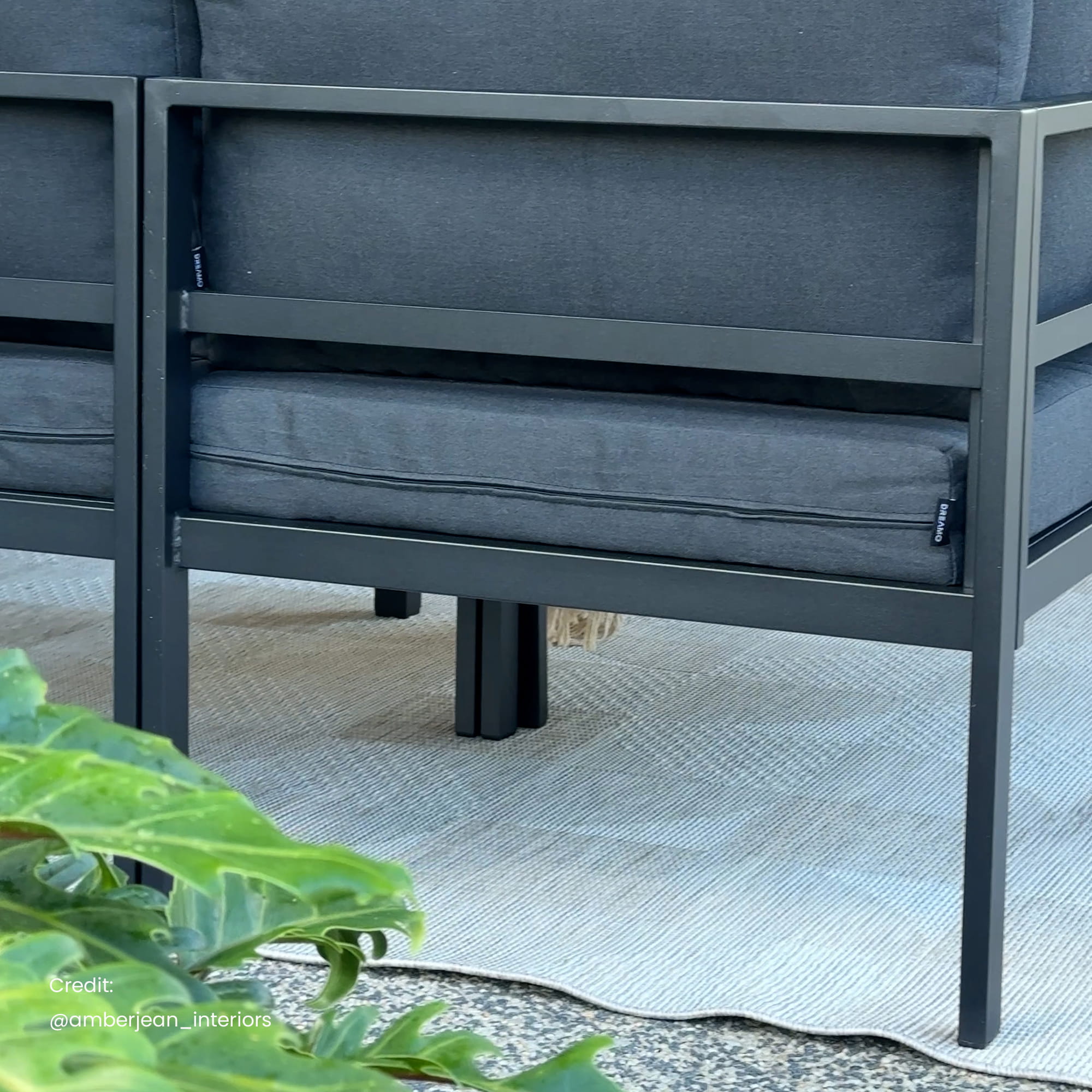 Contemporary Outdoor Seating Set in Aluminium - Image 8